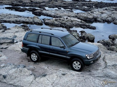 wpapers_ru_Toyota-Land-Cruiser-100.jpg
